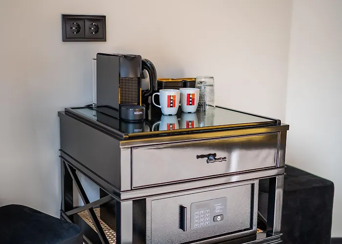 Hotel Ph De Entree 3*