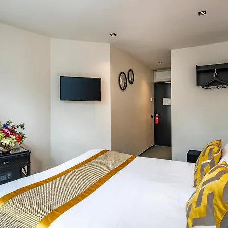 Ph De Entree Hotel 3*